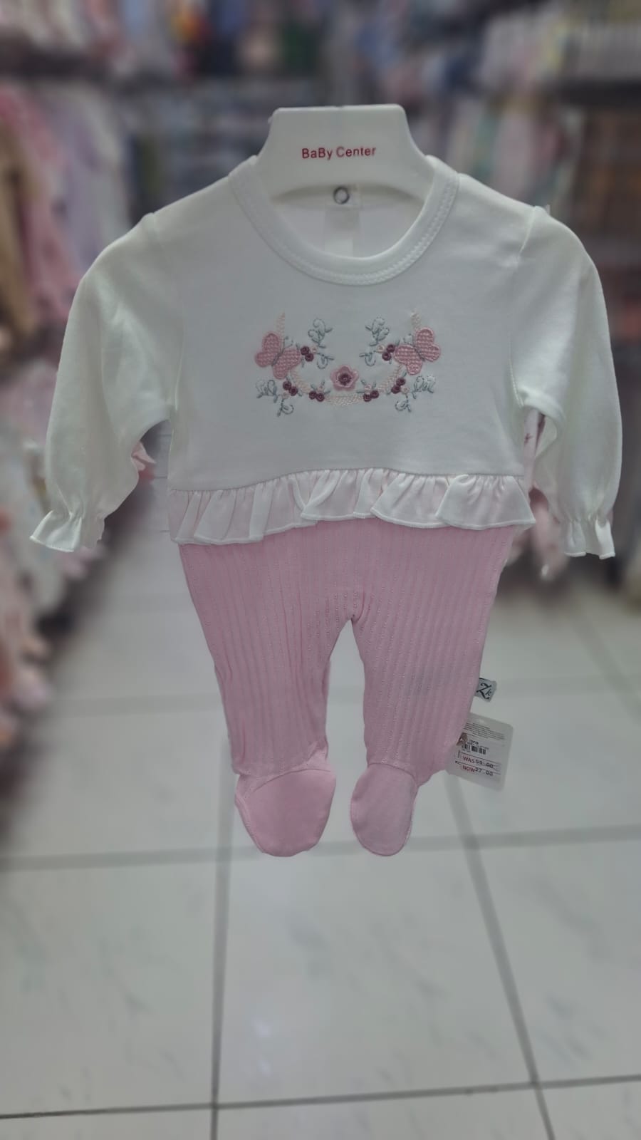 Chubby Cheeks & Chic Looks – 6–9 Month Baby Girl Outfits